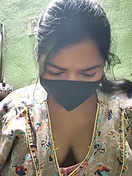 Liyaa 24 online show from February 18, 5:56 pm