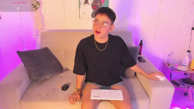 Young Ben online show from April 13, 1:07 am