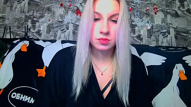 HoneyNelly online show from May 10, 10:45 pm