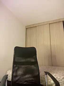 Alexia 24 online show from April 3, 1:14 am