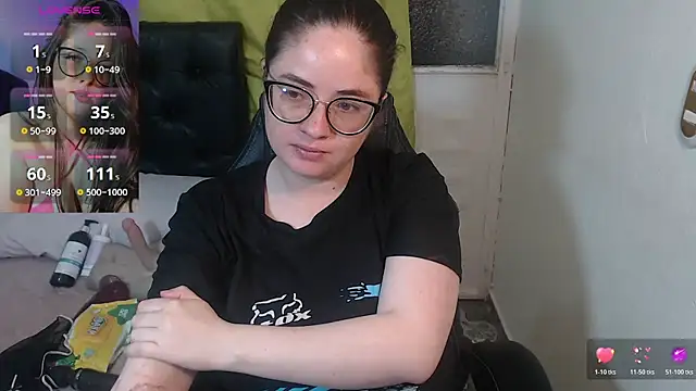 KrystalAdams online show from April 6, 11:00 am