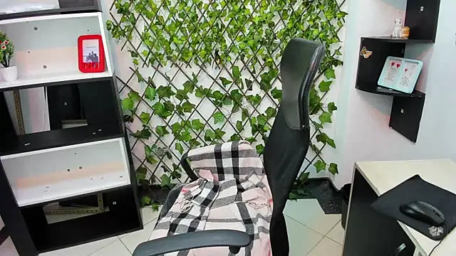 Miha Cute online show from March 10, 4:05 am