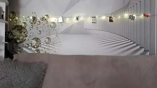 EvoletteLouLou online show from November 18, 3:13 pm