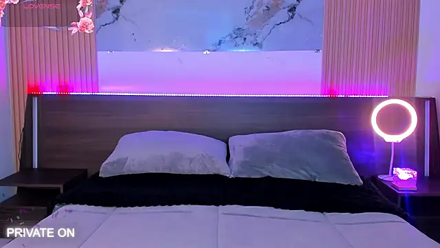 samanthaa moon online show from March 18, 11:21 pm