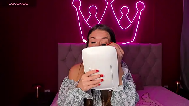 StacyWells online show from October 8, 1:32 am