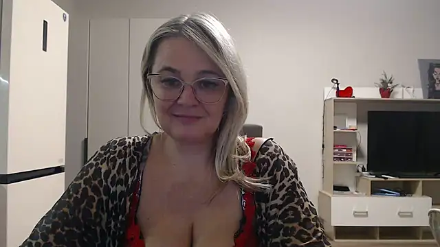 EleanoraDream online show from February 28, 3:55 pm