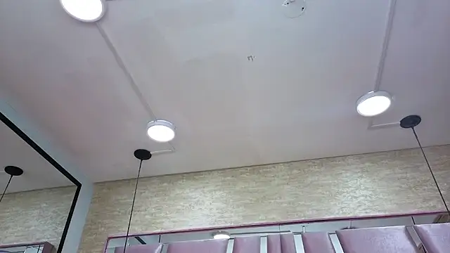 ThaliaCross online show from April 13, 7:47 pm