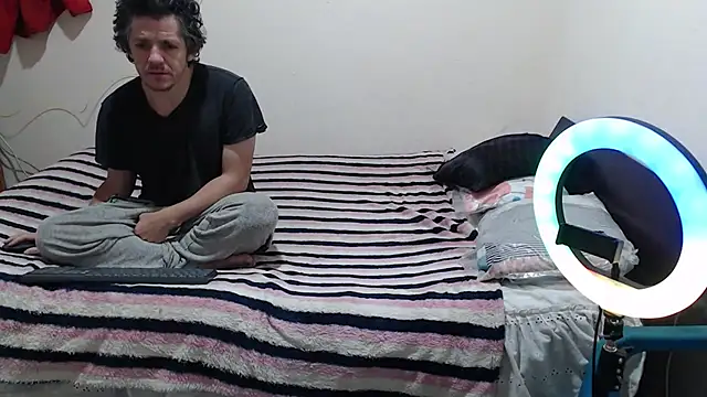 jade noah  online show from October 7, 11:47 am