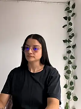 Coralinne   online show from May 8, 3:26 pm