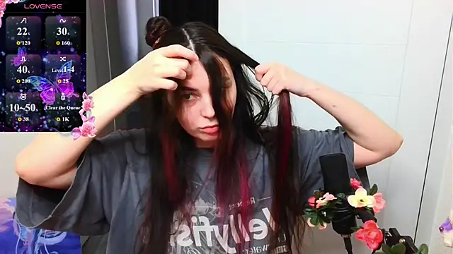 peachyness online show from March 31, 3:23 pm