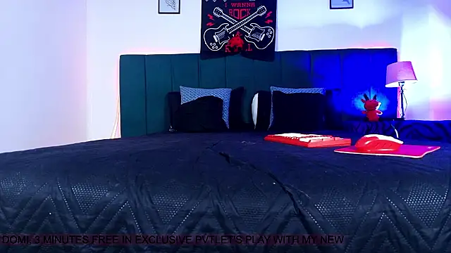 Alisse Moore online show from January 17, 12:45 pm