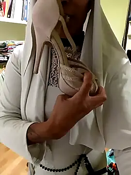 Flacidas online show from October 31, 4:44 pm