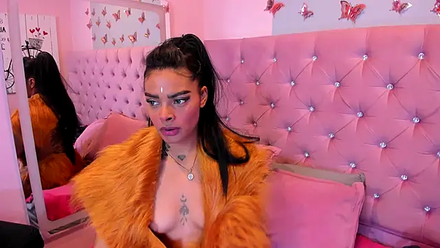 EmmaEbony  online show from October 31, 10:19 am