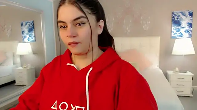 maddissonivanova online show from December 19, 7:28 pm