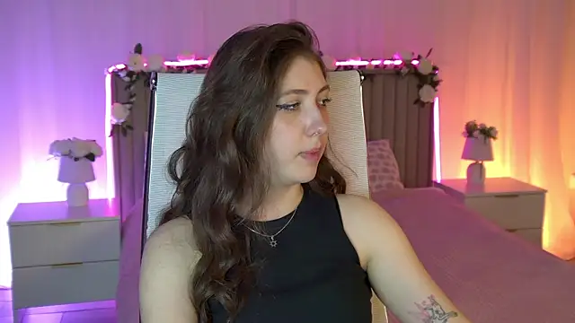 Mary Miiller online show from April 1, 9:21 am