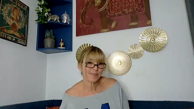 ClassyNAWTYBritMILF online show from January 13, 9:41 pm