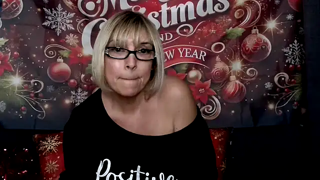 ClassyNAWTYBritMILF online show from December 22, 9:51 pm