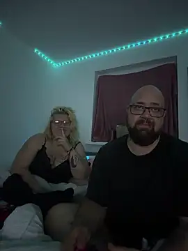 mrandmrsdarkside online show from April 12, 10:45 pm