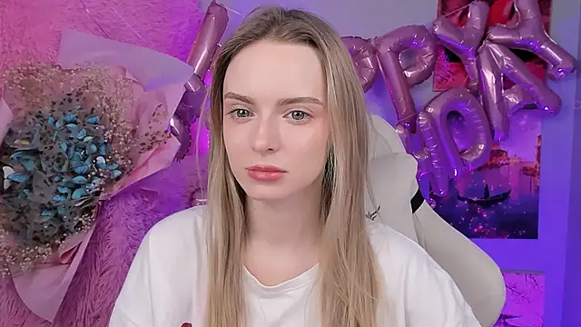 JuliaBrewwer online show from September 25, 11:53 am