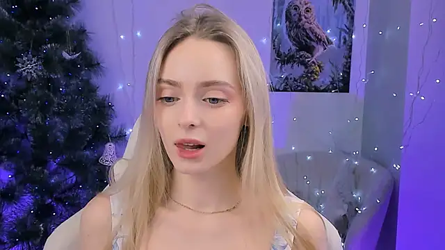 JuliaBrewwer online show from February 12, 2:19 pm