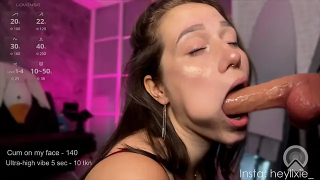 heylixie   online show from September 12, 2:01 am