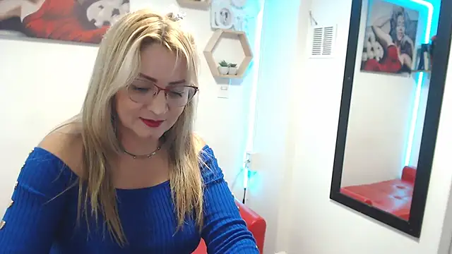 DIVAX MONSERRAT online show from November 13, 8:30 pm