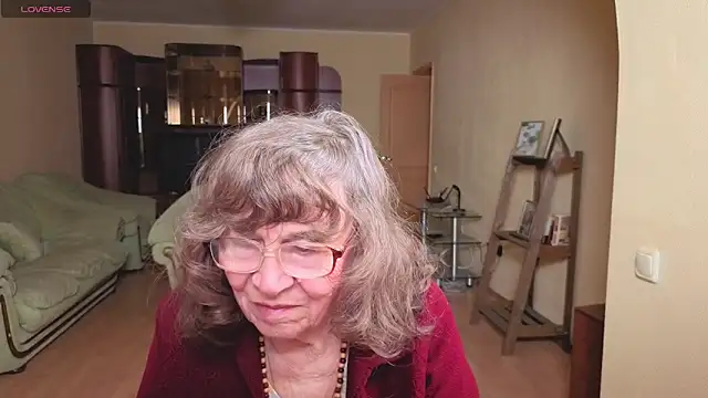 Betty Brick online show from April 29, 5:30 pm