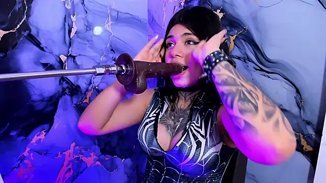 Emily Evo online show from February 4, 11:57 am