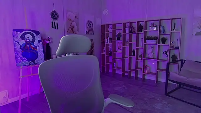 AvaDaviis online show from September 12, 7:40 am