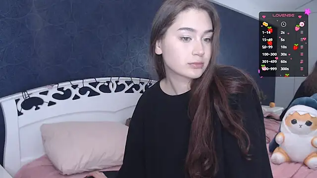 Lili Luuu online show from October 2, 12:15 am