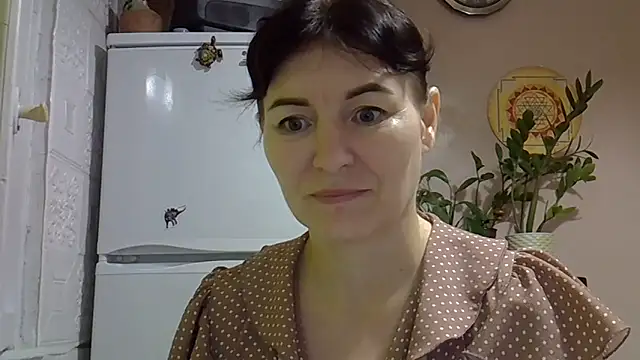 Krystal 82 online show from November 8, 6:02 pm