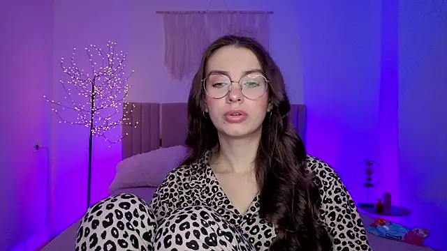 Real cutie1 online show from March 10, 2:10 pm