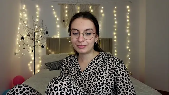 Real cutie1 online show from January 7, 5:49 pm