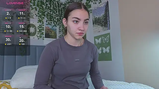 Ashley Pierce online show from September 25, 4:44 am