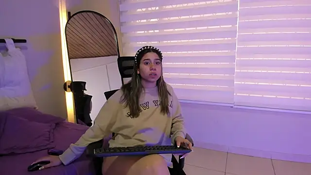 Rachell criss online show from October 6, 6:02 pm