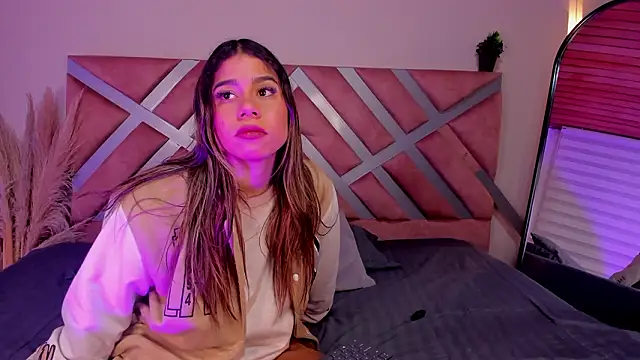 Rachell criss online show from March 29, 4:44 am