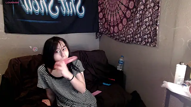 London Ray online show from April 12, 9:06 pm