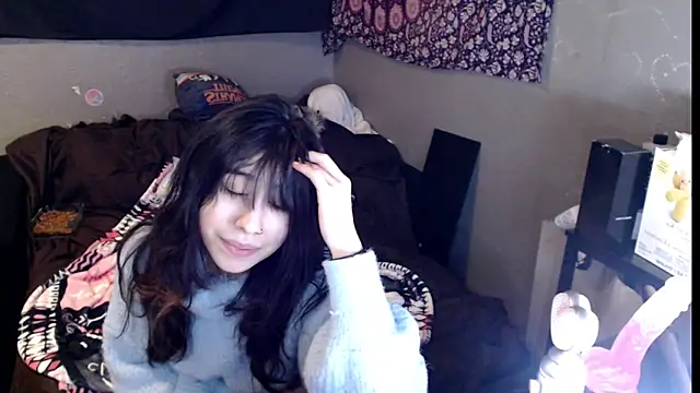 London Ray online show from February 18, 6:12 am