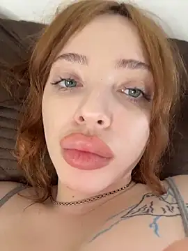 Hannah xBaby online show from April 1, 11:33 am