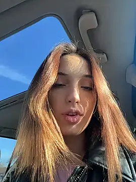 DollyTall online show from November 19, 9:42 am