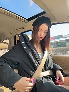 DollyTall online show from February 4, 8:06 am