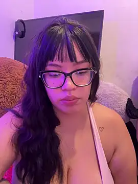 Emily Taylor2 online show from March 26, 2:14 am