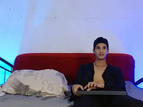 gabo hotboy online show from March 18, 4:50 am