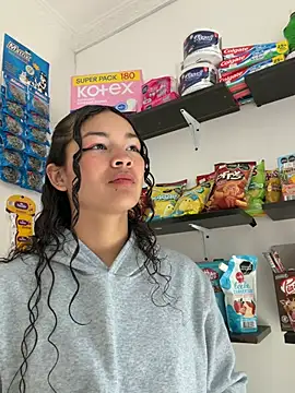 Camilla Miller01 online show from April 15, 7:47 pm