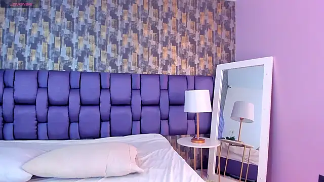 VeraBlazze online show from February 7, 2:10 pm