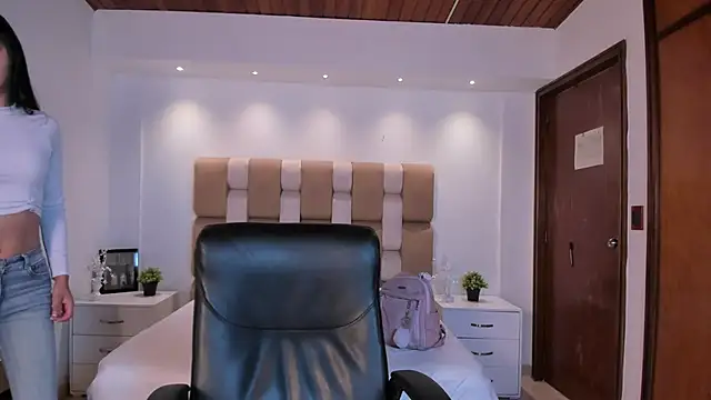 AidaJones online show from October 10, 1:16 pm