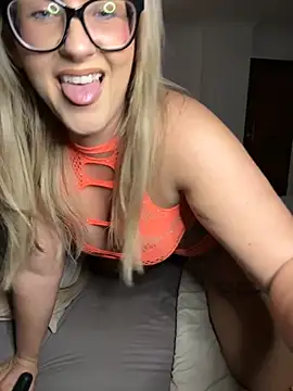 Charleigh xx online show from October 10, 9:20 pm