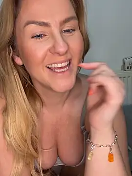 Charleigh xx online show from March 22, 10:27 pm