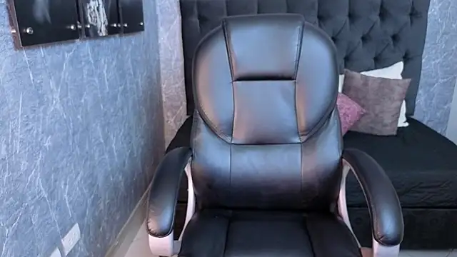 eileen  hills online show from November 27, 6:55 pm