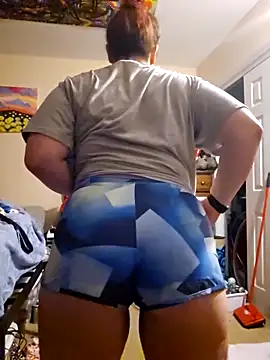 nuttiebuddy1 online show from September 18, 3:16 am